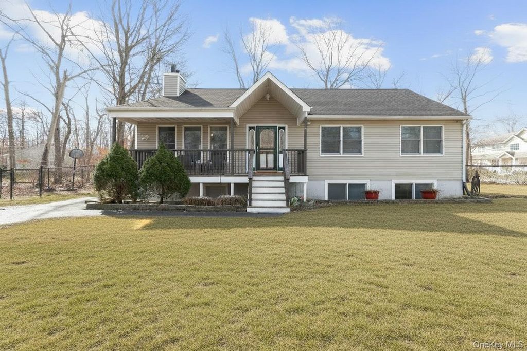 142 Gerard Road, Yaphank, NY 11980