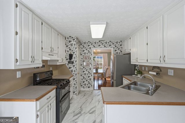 3989 Riverstone Drive, Suwanee, GA 30024