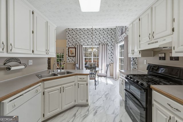 3989 Riverstone Drive, Suwanee, GA 30024