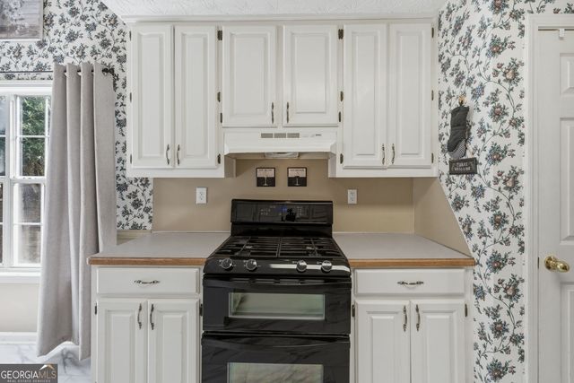 3989 Riverstone Drive, Suwanee, GA 30024