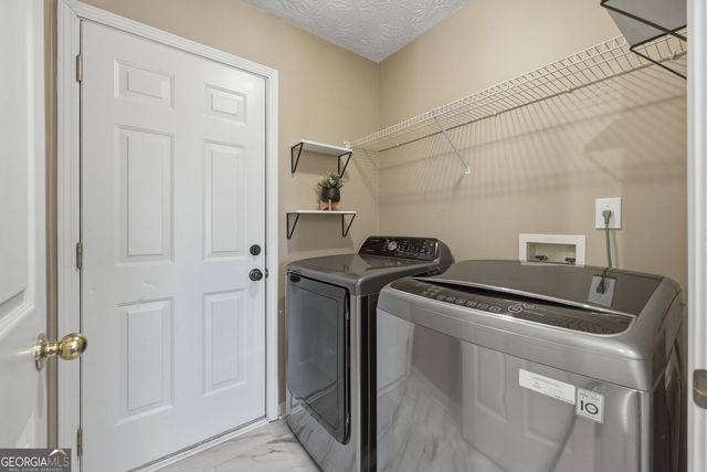 3989 Riverstone Drive, Suwanee, GA 30024