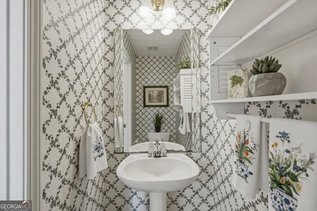 3989 Riverstone Drive, Suwanee, GA 30024