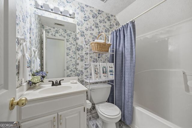 3989 Riverstone Drive, Suwanee, GA 30024