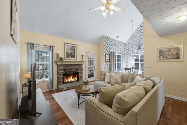 3989 Riverstone Drive, Suwanee, GA 30024