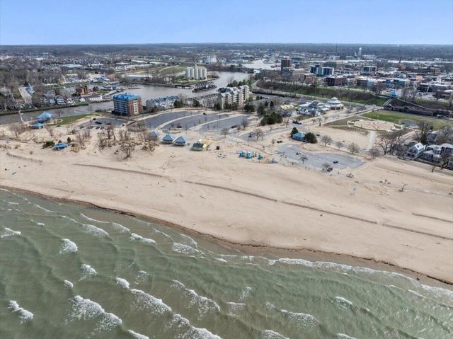 230 Water Street 2, St. Joseph, MI 49085