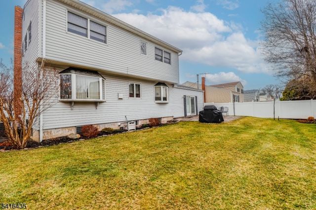 34 Timberlane Dr, Woodbridge Twp., NJ 07067