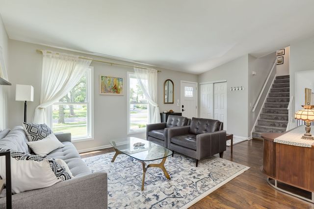 200 Heath Place, Westmont, IL 60559