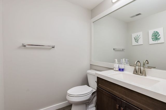 200 Heath Place, Westmont, IL 60559
