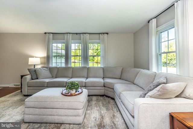 111 CANTER LN, Glenmoore, PA 19343