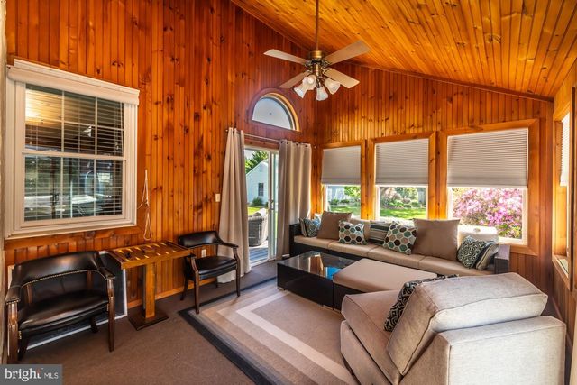 111 CANTER LN, Glenmoore, PA 19343