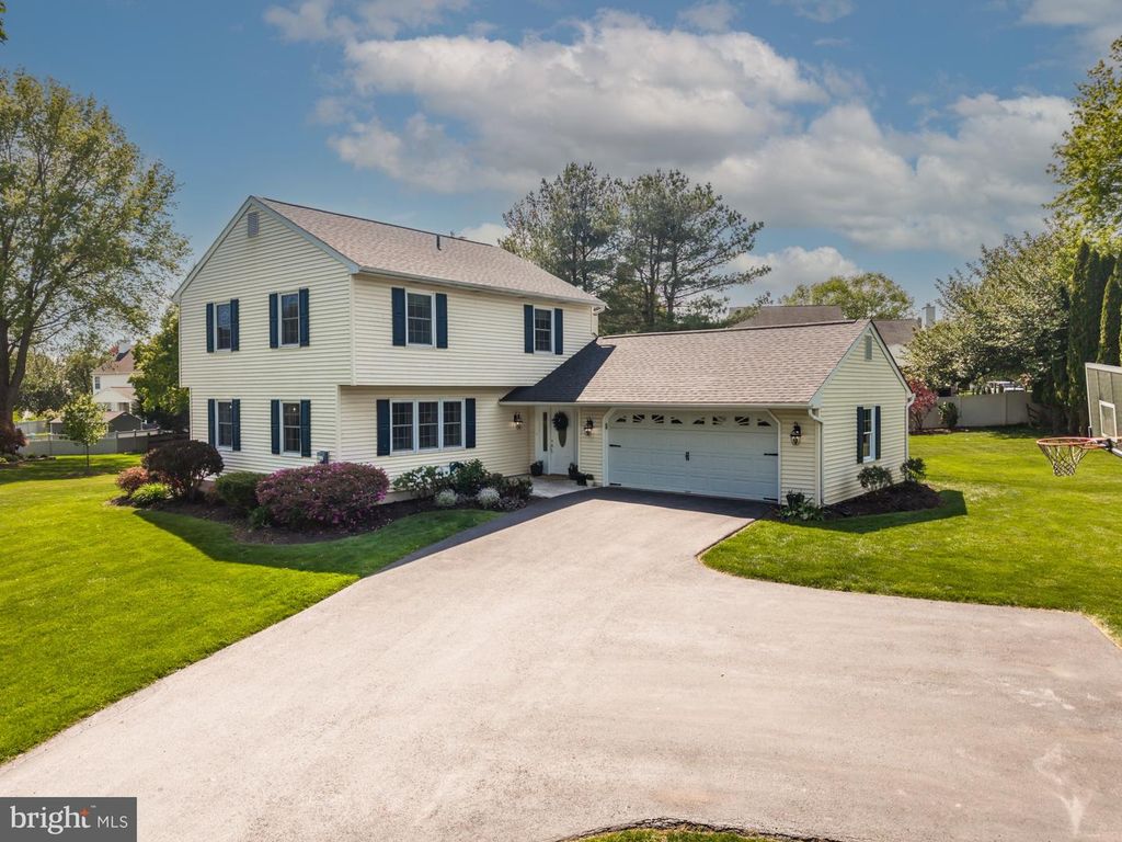 111 CANTER LN, Glenmoore, PA 19343