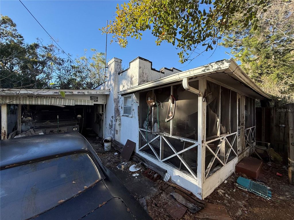 Image 2 of property listing at 2327 EVERETT STREET, Lakeland, FL 33801