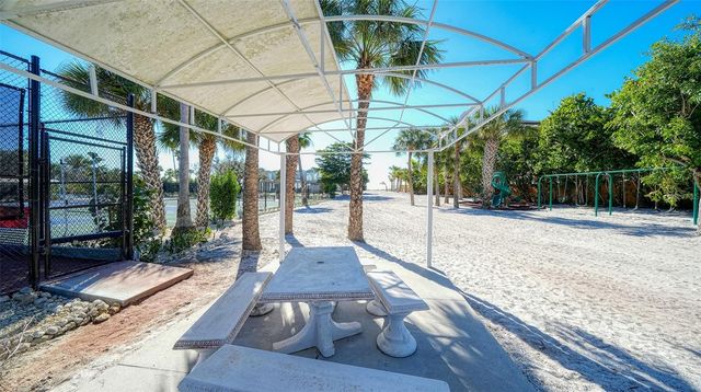 7221 PLOVERS WAY, Sarasota, FL 34242