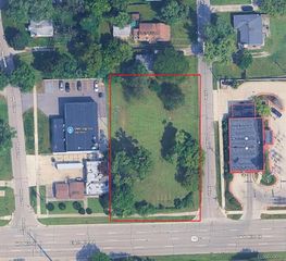 27025 8 Mile Road, Southfield, MI 48033