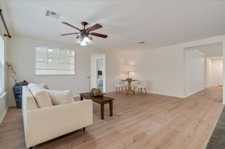 708 Yosemite TRL, Taylor, TX 76574