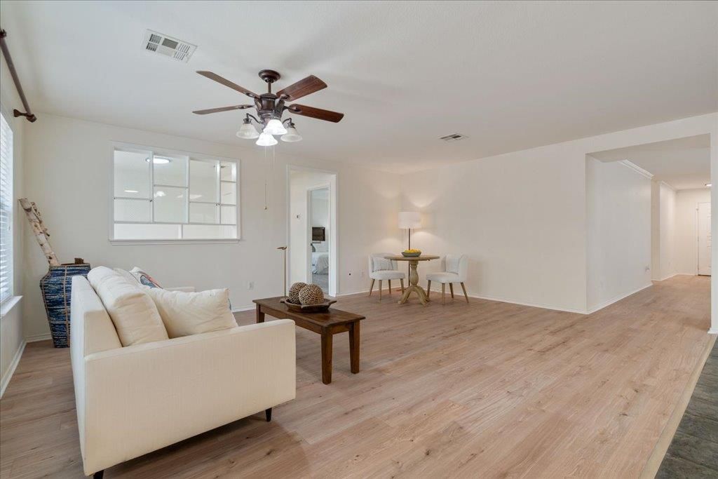 708 Yosemite TRL, Taylor, TX 76574