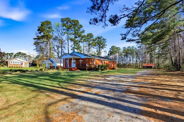 4360 Rose St., Loris, SC 29569