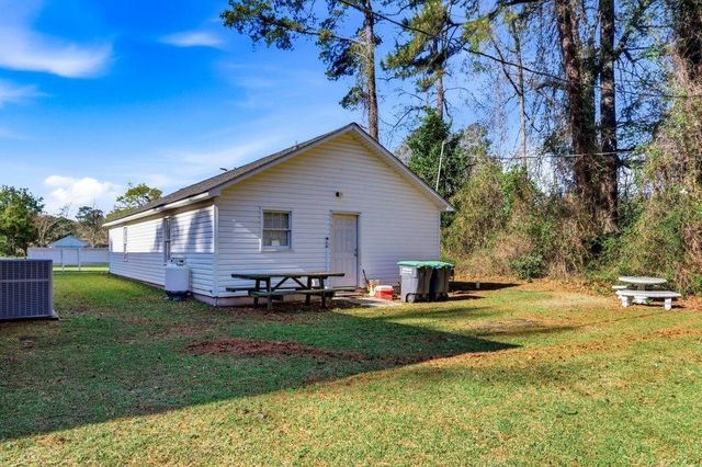 4360 Rose St., Loris, SC 29569