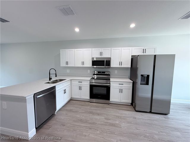 6940 Dickinson Drive, Sebring, FL 33872