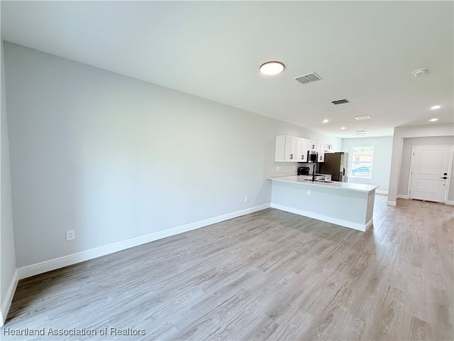 6940 Dickinson Drive, Sebring, FL 33872