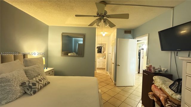2200 Park Ln 311, Hollywood, FL 33021