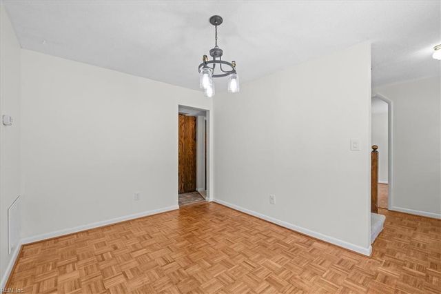 10 El Paso CT, Hampton, VA 23669