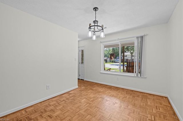 10 El Paso CT, Hampton, VA 23669