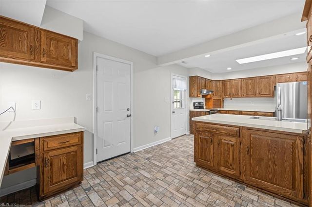 10 El Paso CT, Hampton, VA 23669