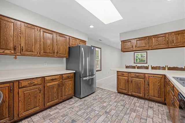 10 El Paso CT, Hampton, VA 23669