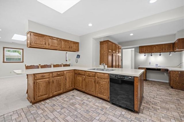 10 El Paso CT, Hampton, VA 23669