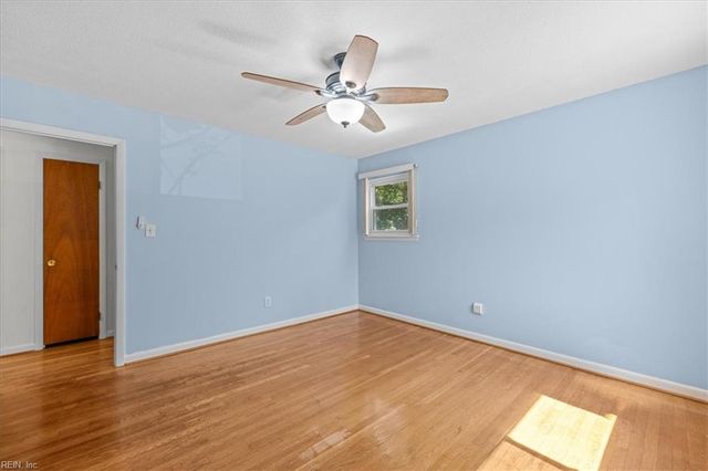 10 El Paso CT, Hampton, VA 23669