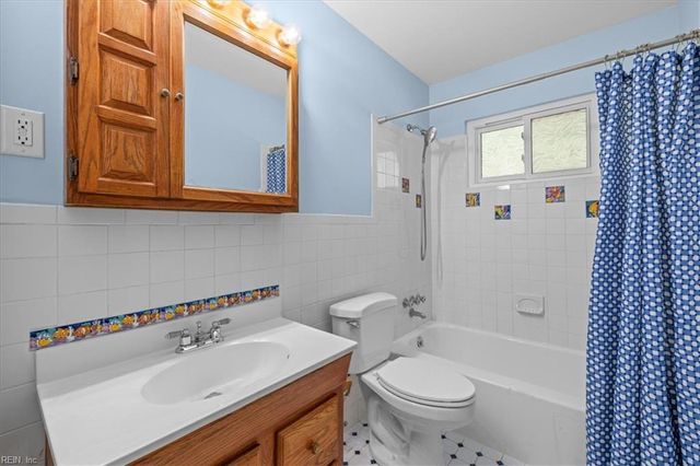 10 El Paso CT, Hampton, VA 23669