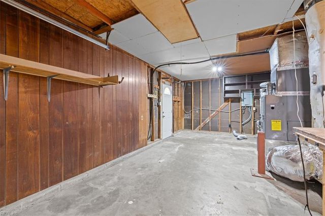 10 El Paso CT, Hampton, VA 23669