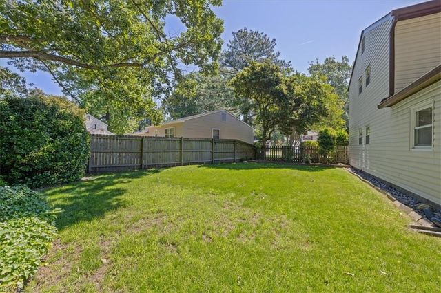 10 El Paso CT, Hampton, VA 23669