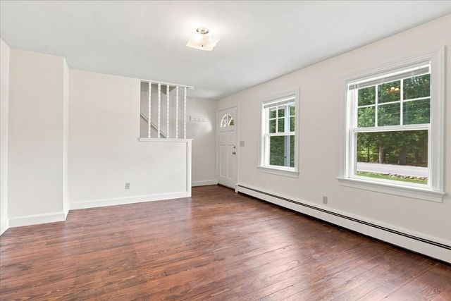 924 Washington St, Franklin, MA 02038
