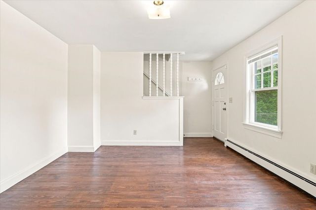 924 Washington St, Franklin, MA 02038