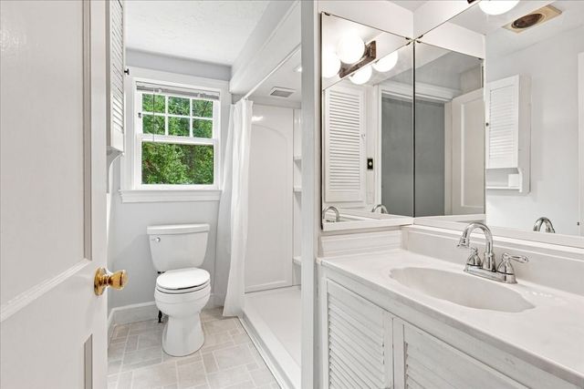 924 Washington St, Franklin, MA 02038