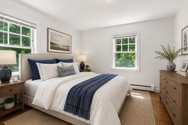 924 Washington St, Franklin, MA 02038