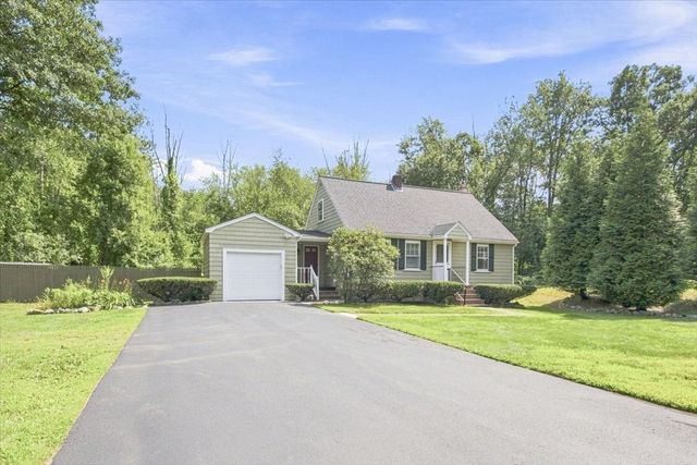 924 Washington St, Franklin, MA 02038