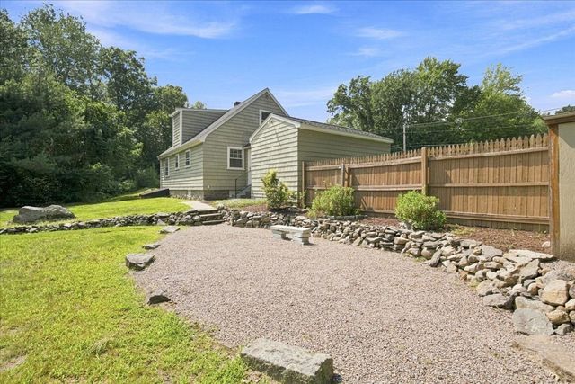 924 Washington St, Franklin, MA 02038