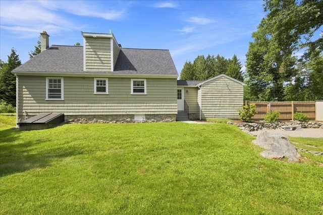 924 Washington St, Franklin, MA 02038