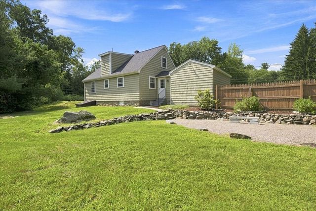 924 Washington St, Franklin, MA 02038
