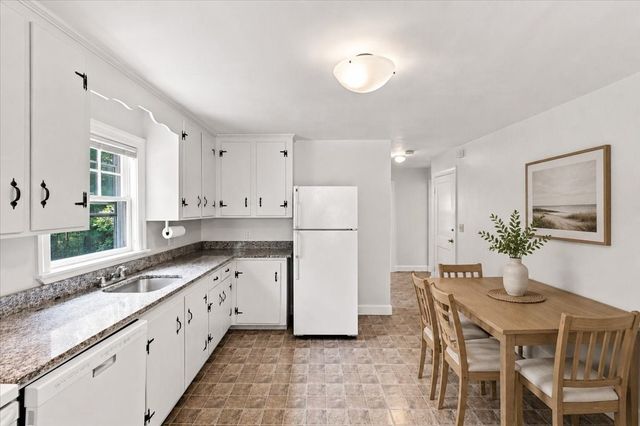 924 Washington St, Franklin, MA 02038