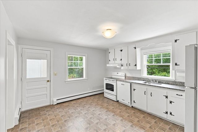924 Washington St, Franklin, MA 02038