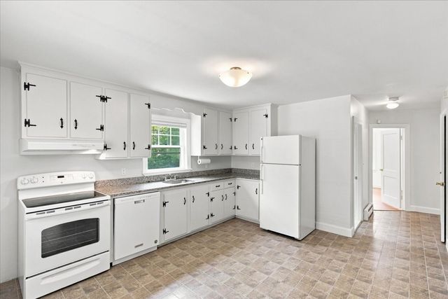 924 Washington St, Franklin, MA 02038