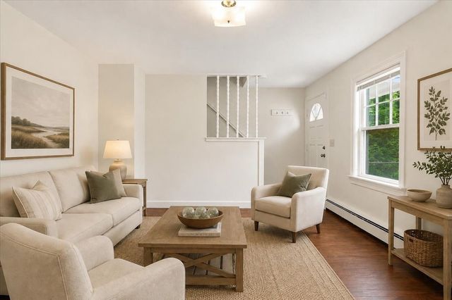 924 Washington St, Franklin, MA 02038