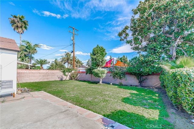 10919 Newville, Downey, CA 90241