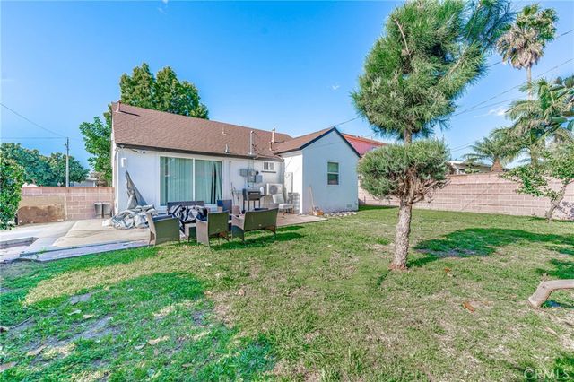 10919 Newville, Downey, CA 90241
