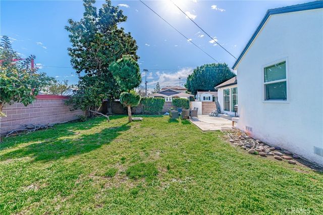 10919 Newville, Downey, CA 90241