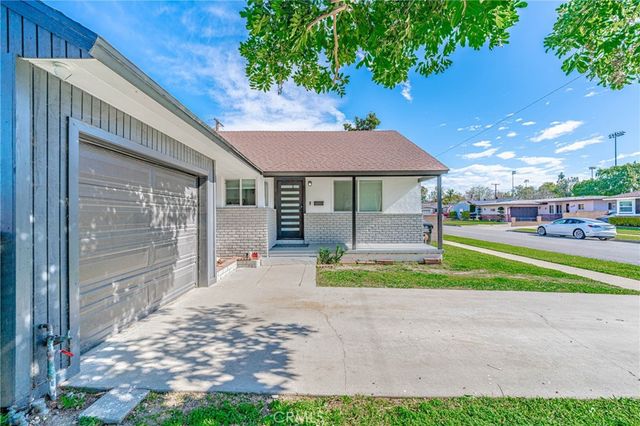 10919 Newville, Downey, CA 90241